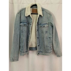 Mens Levi’s Sherpa jacket new without tags. Never worn
